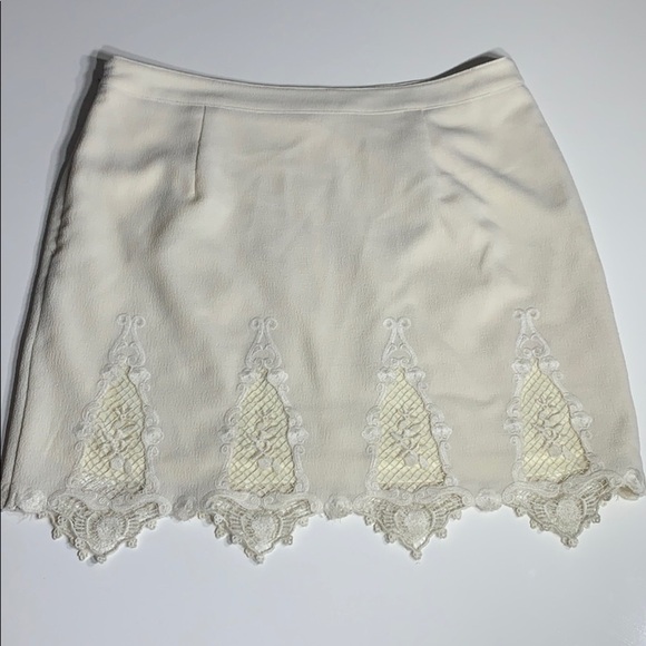 Sugarlips Cream Lace Mini Skirt - Picture 2 of 4
